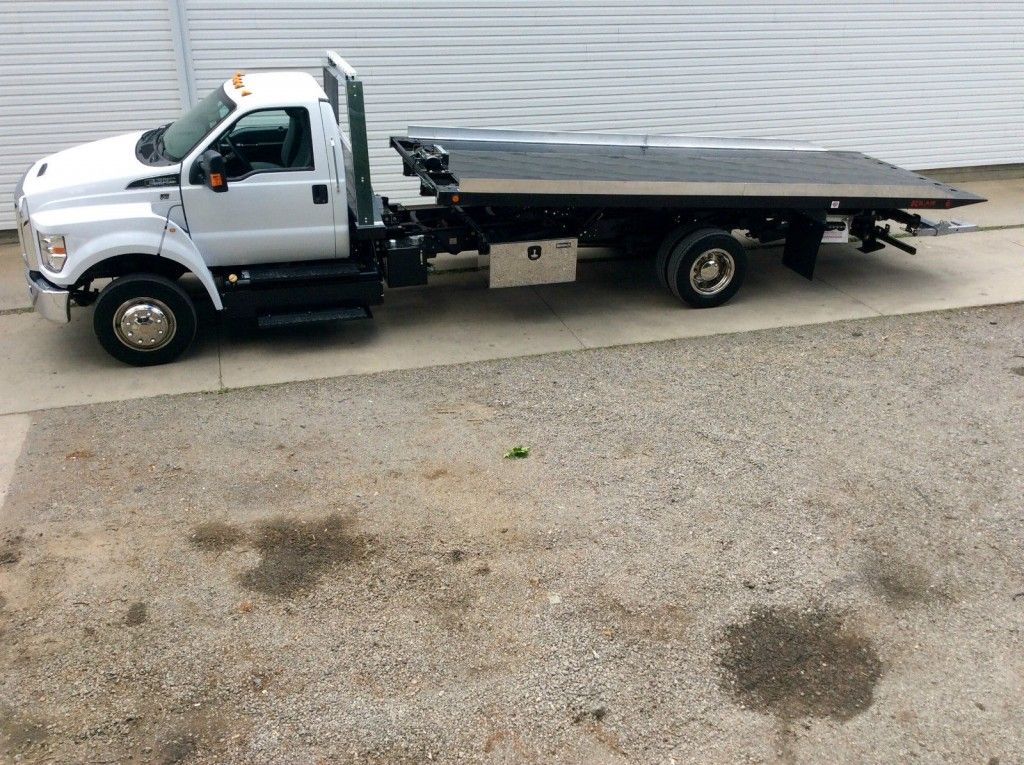 2016 Ford F 650 truck