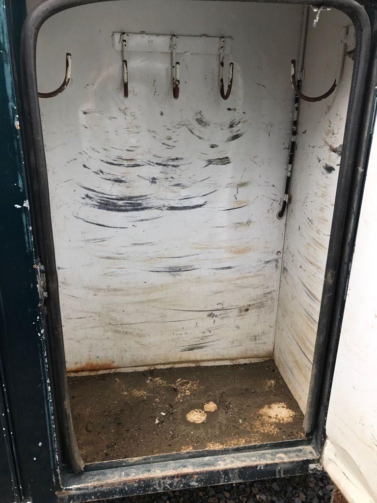 Crane deck 1999 Freightliner mechanic truck