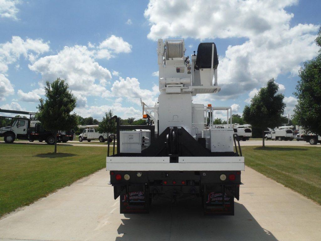 Diggin equipped 2003 Kenworth PACCAR truck