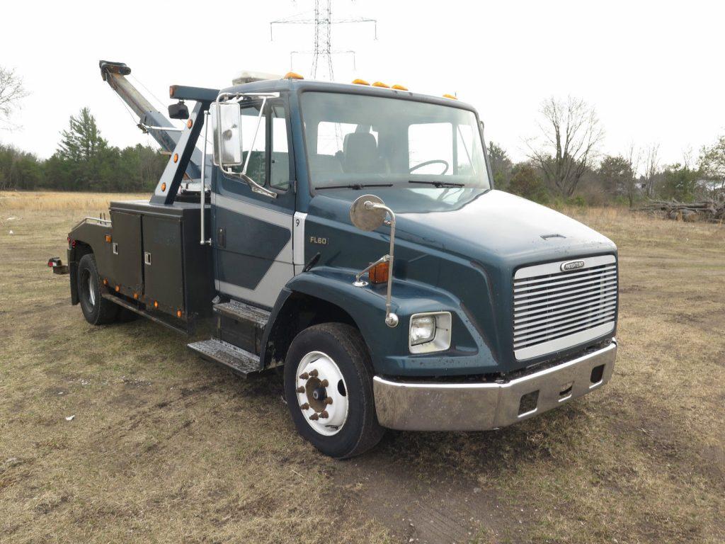 Great running 1998 Freightliner FL60 truck