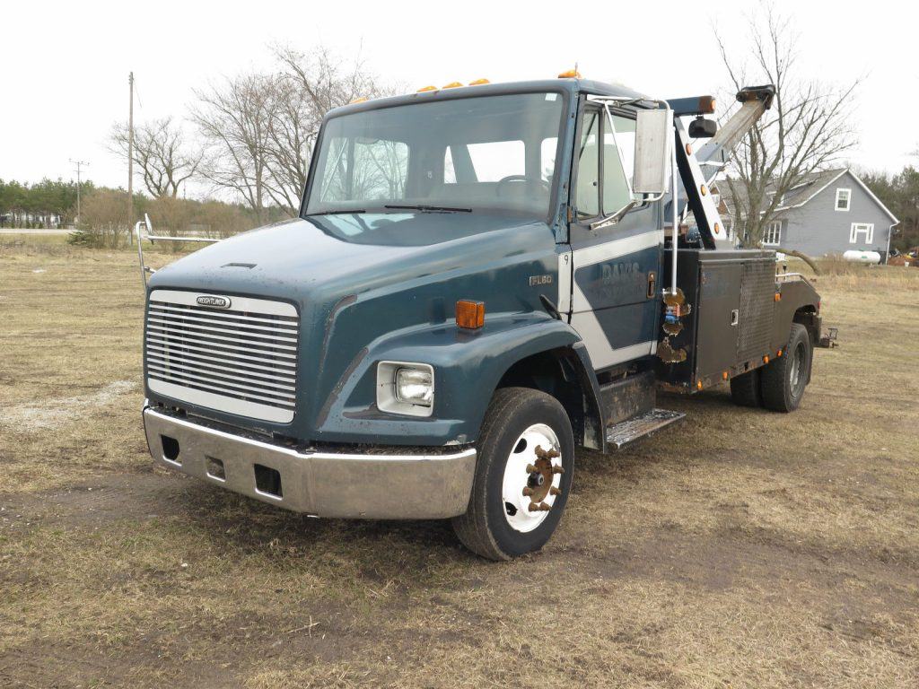 Great running 1998 Freightliner FL60 truck