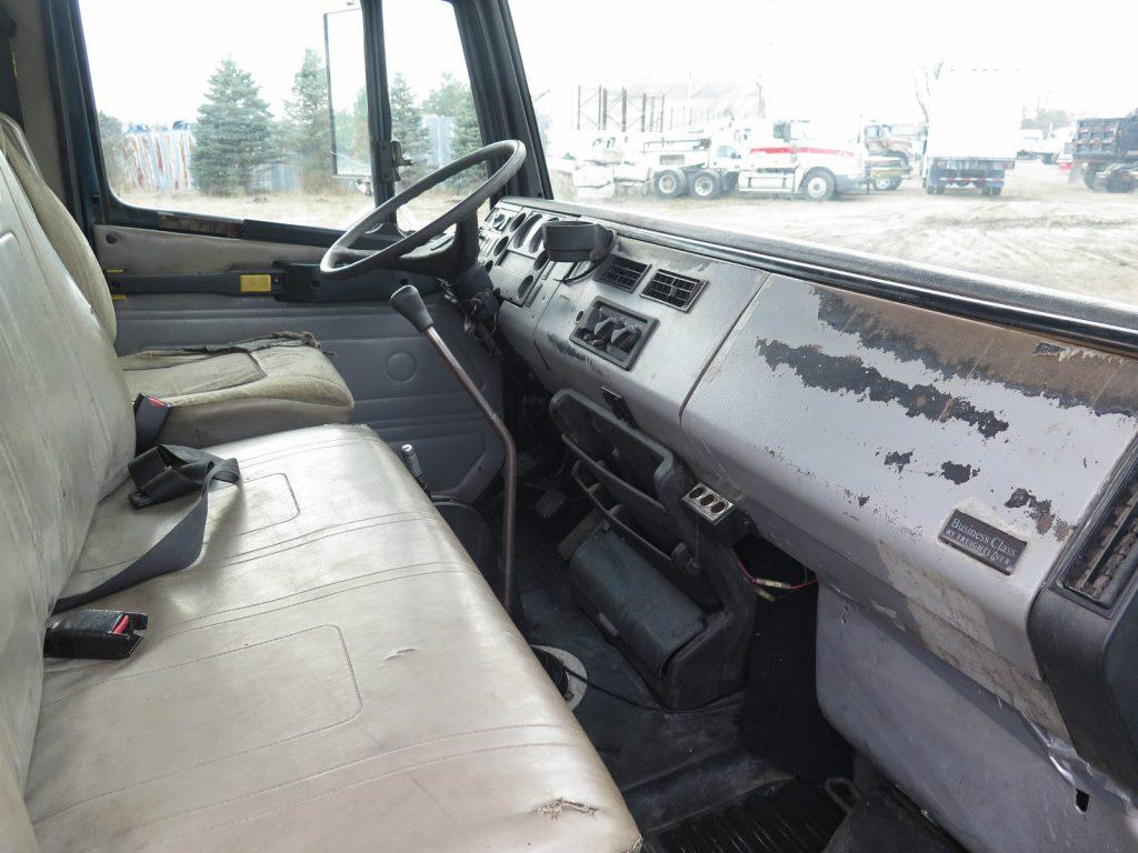 Great running 1998 Freightliner FL60 truck