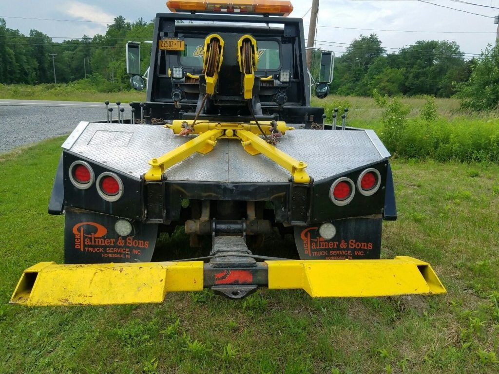 Great wrecker 1996 International 4700 LP truck