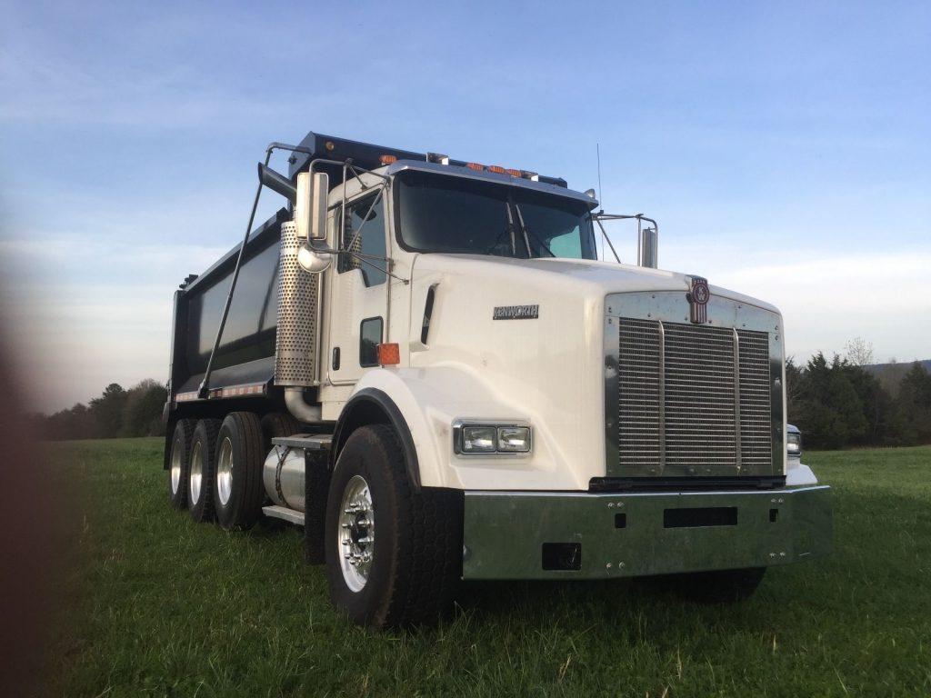 New tires 2004 Kenworth T800 truck
