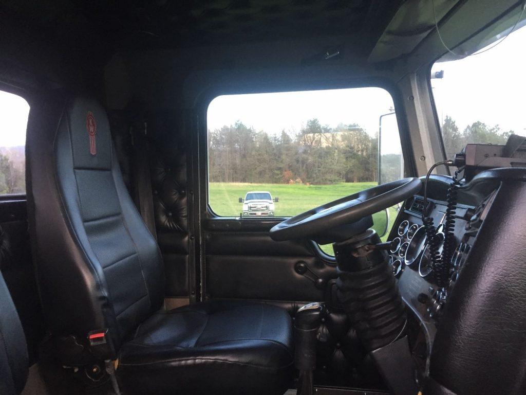 New tires 2004 Kenworth T800 truck