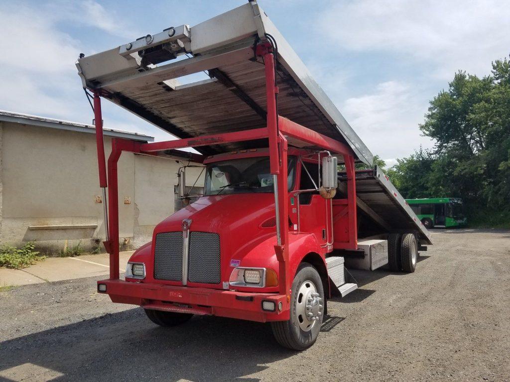 Ready for work 2005 Kenworth truck