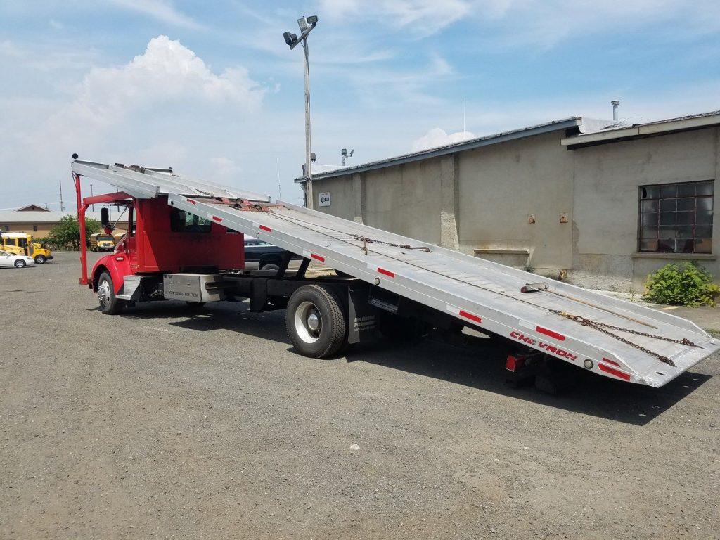 Ready for work 2005 Kenworth truck