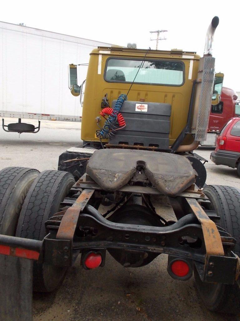 Runs great 1998 International 8100 truck