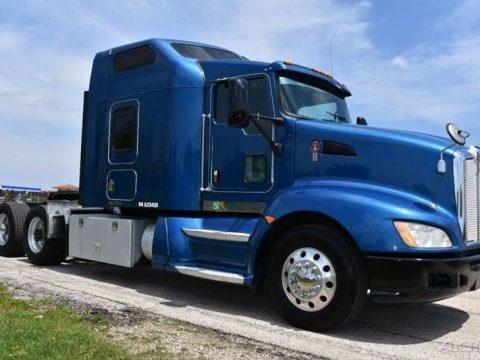 Sleeper Cab 2009 Kenworth T660 Semi truck for sale
