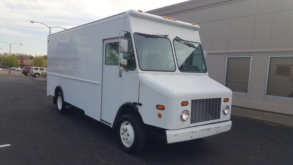STEP VAN 1998 Freightliner MT45 Utilimaster truck