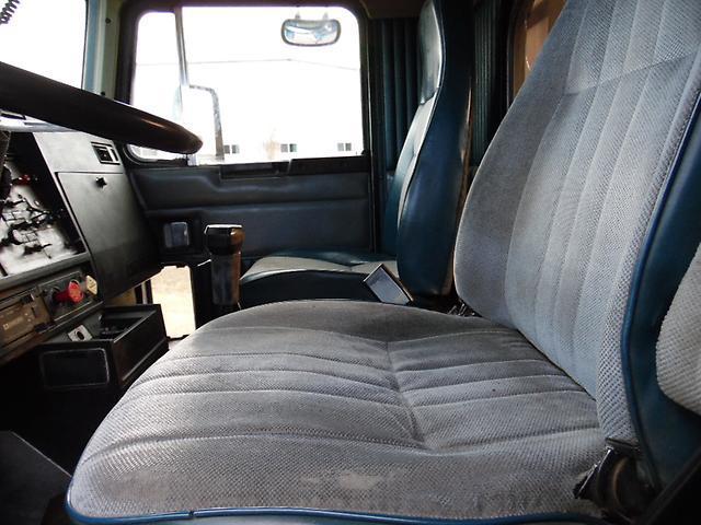 Tandem axle 1992 Kenworth T600 truck