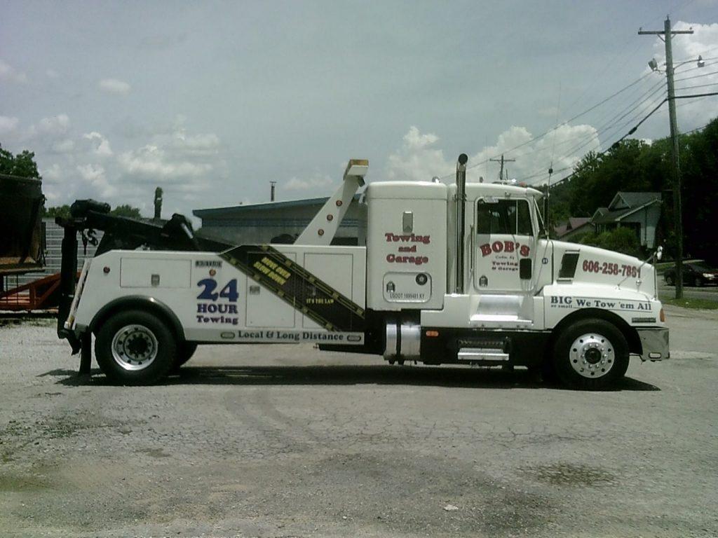 Tough worker 1987 Kenworth t600 wrecker truck