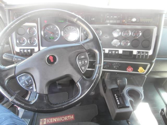 clean 2012 Kenworth T660 truck
