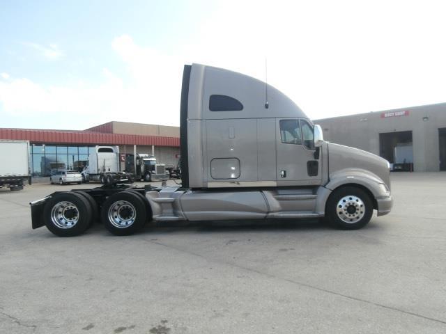 good condition 2012 Kenworth T700 truck