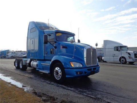 nice sleeper 2010 Kenworth T660 truck for sale