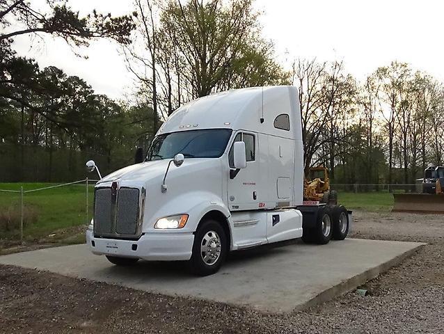 road ready 2012 Kenworth T700 truck
