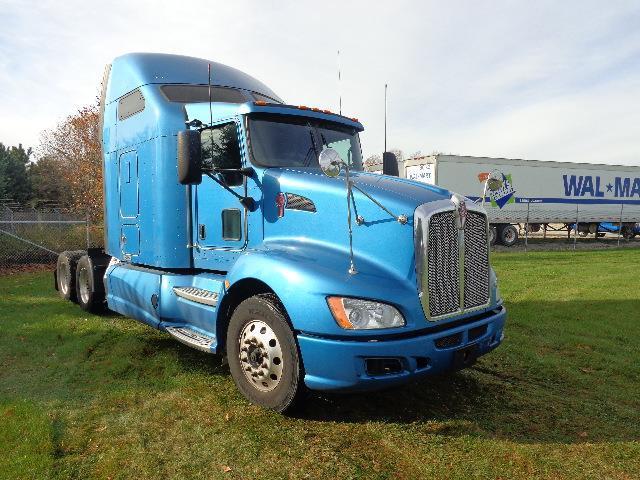 strong 2011 Kenworth T660 truck