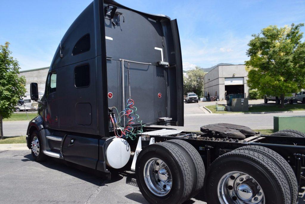 super clean 2012 Kenworth T700 truck