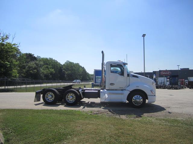 decent miles 2014 Kenworth T680 truck