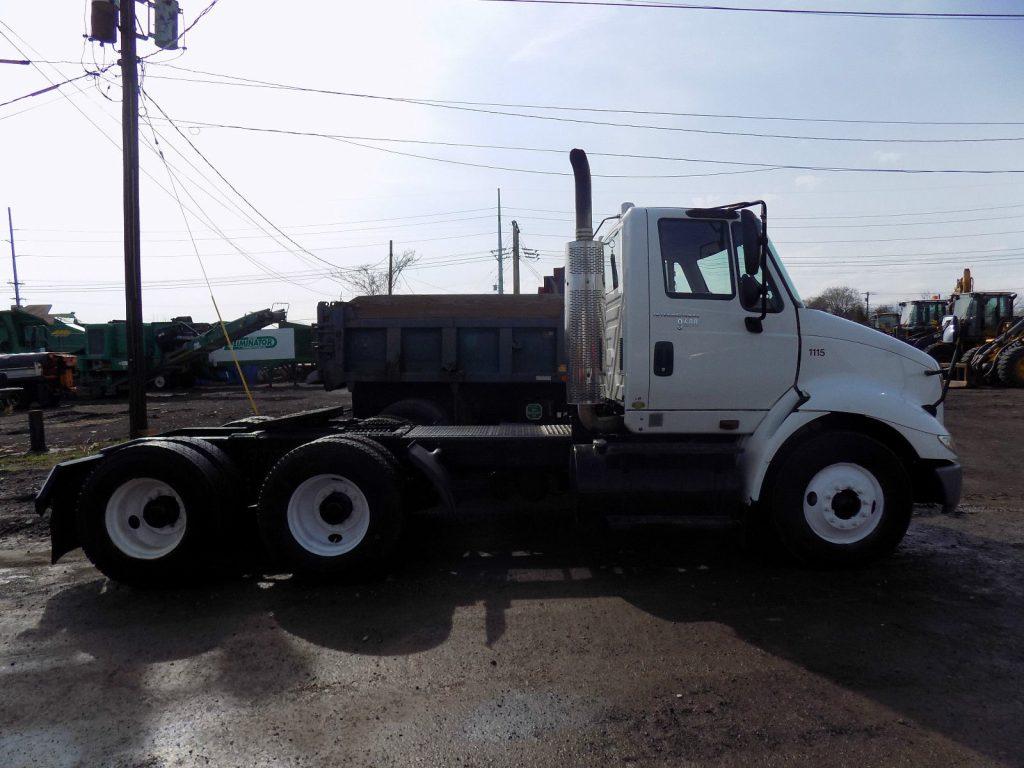 equipped 2006 International 8600 truck