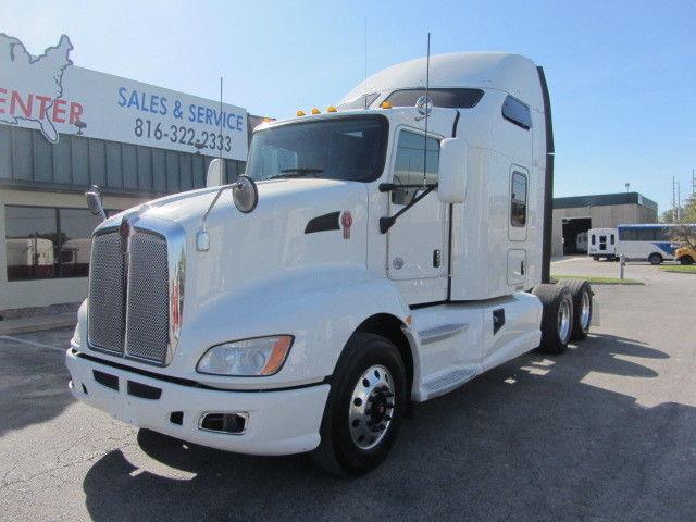 luxury sleeper 2013 Kenworth T 660 truck