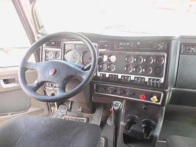 nice paint 2014 Kenworth T660 truck