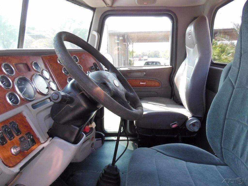 overhauled 2008 Peterbilt 367 truck