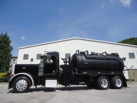 vacuum pumper 2000 Peterbilt 379 truck for sale