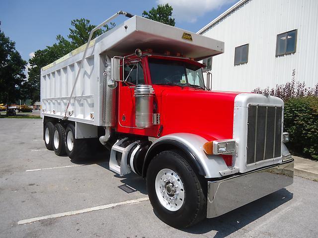 very clean 2000 Peterbilt 357 dump truck