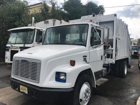 garbage hauler 1996 Freightliner FL70 truck for sale