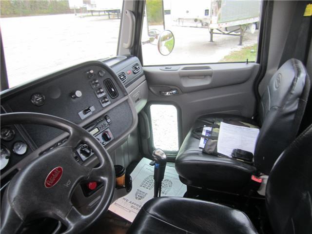 great shape 2013 Peterbilt 365 truck