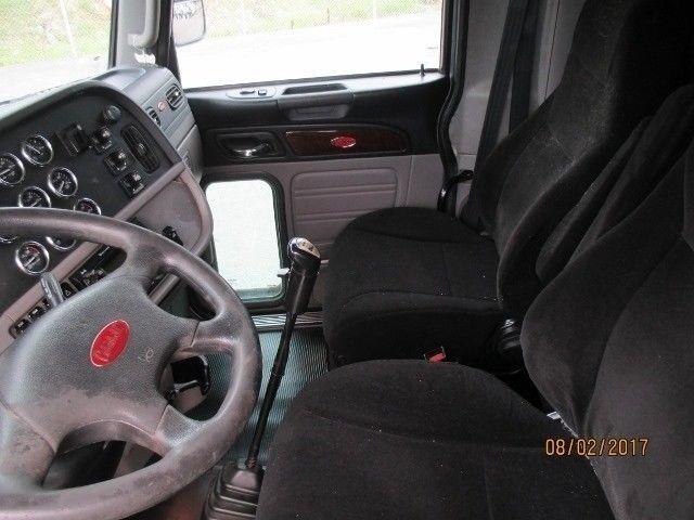 optioned 2012 Peterbilt 386 truck