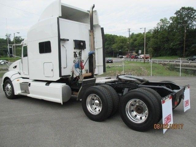 optioned 2012 Peterbilt 386 truck