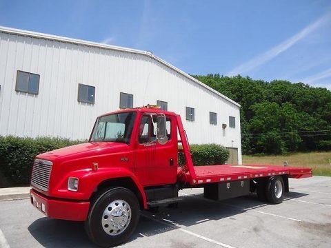 excellent shape 2001 Freightliner FL70 truck for sale