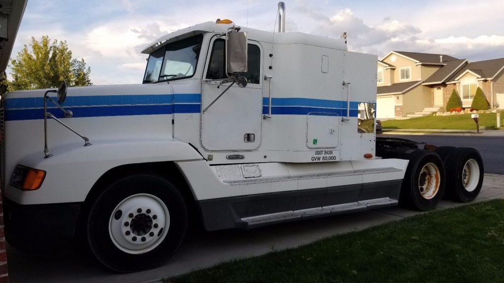 ready for work 2000 Freightliner Conventional FL truck