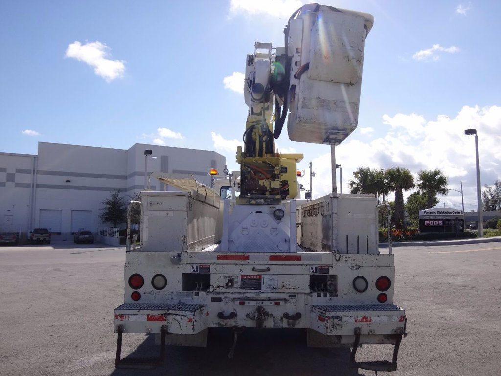 ready for work 2000 Freightliner FL80 Bucket Service Truck