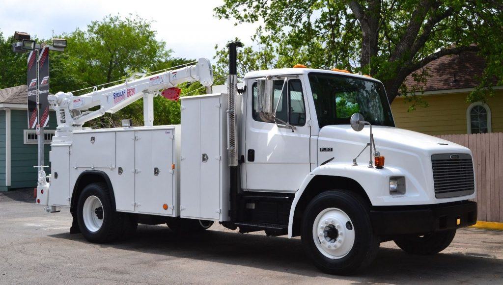 serviced 2000 Freightliner FL 80 truck