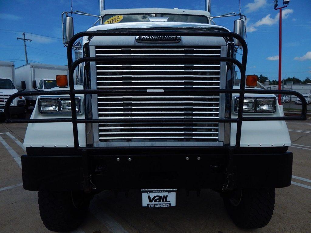 well serviced 2005 Freightliner CLASSIC truck