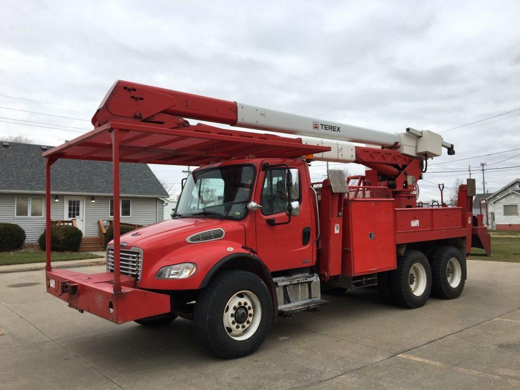 boom bucket 2007 Freightliner M2 106 truck