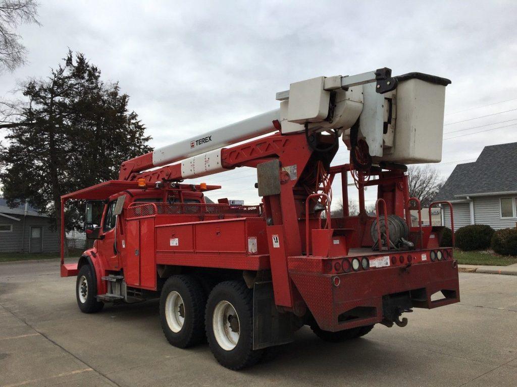 boom bucket 2007 Freightliner M2 106 truck