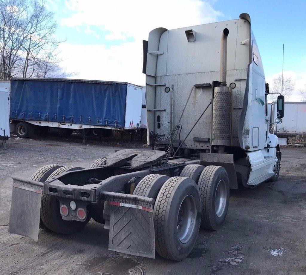 great running 2007 Freightliner Columbia truck