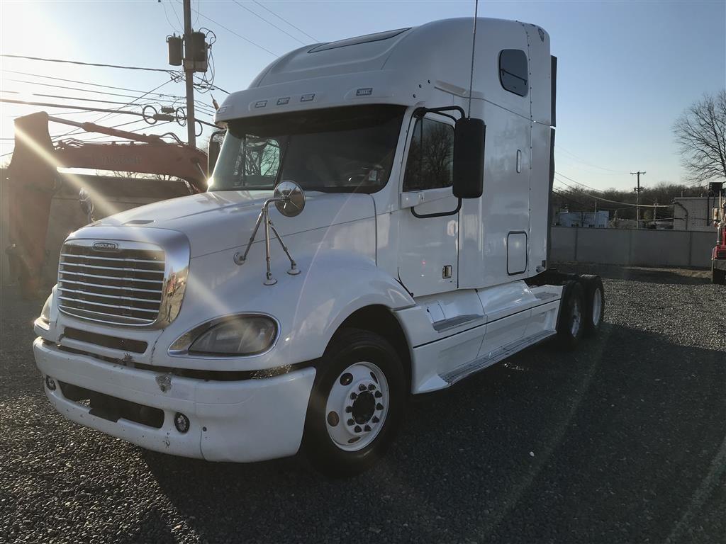 runs strong 2007 Freightliner Columbia truck