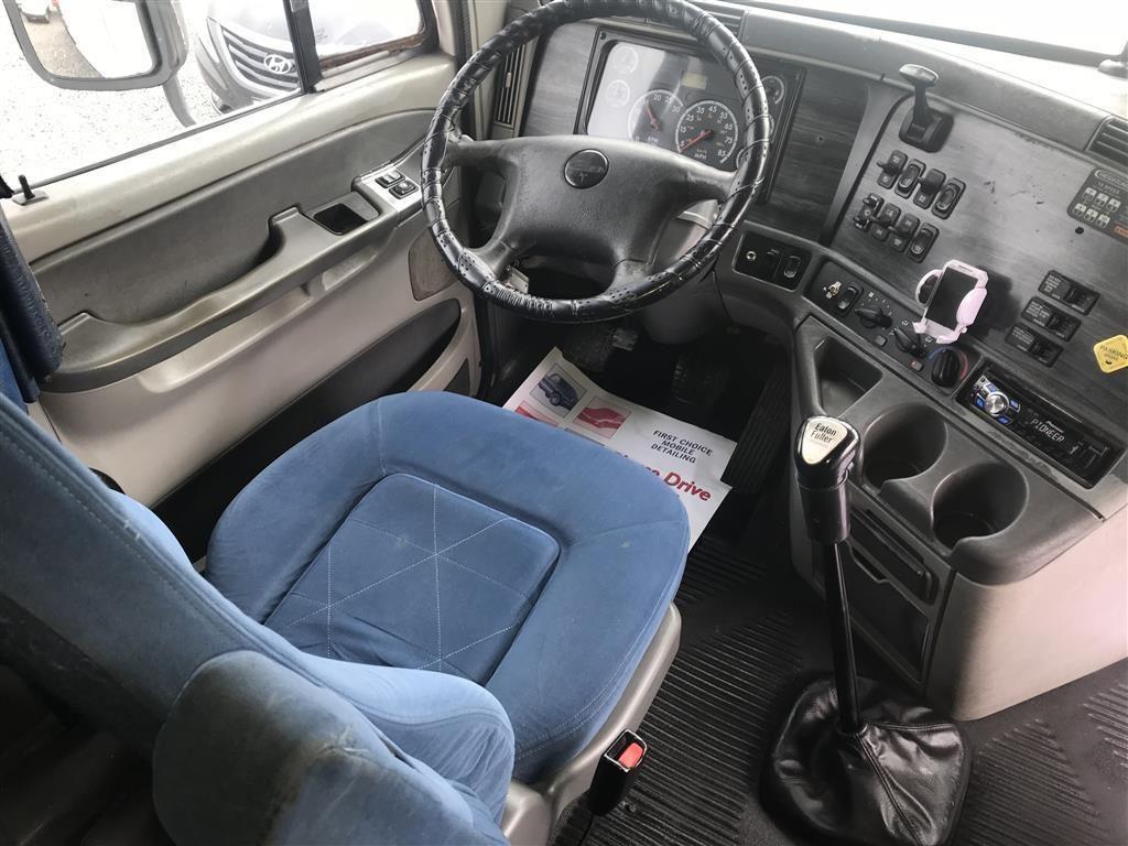 runs strong 2007 Freightliner Columbia truck