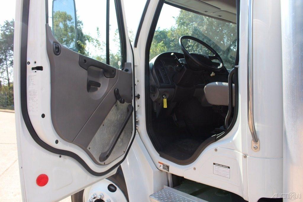 decent mileage 2012 Freightliner m2 30 foot box with 4400lb lift gate