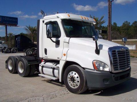 very clean 2011 Freightliner Cascadia CA125 truck for sale