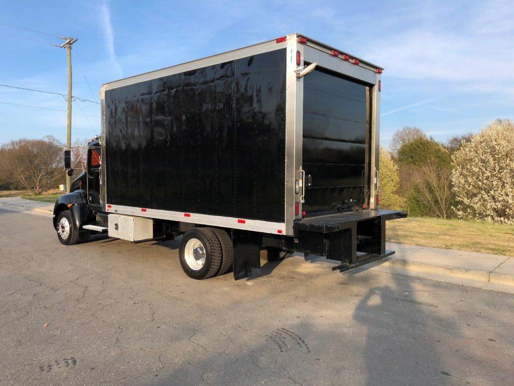 clean 2012 Kenworth T170 truck