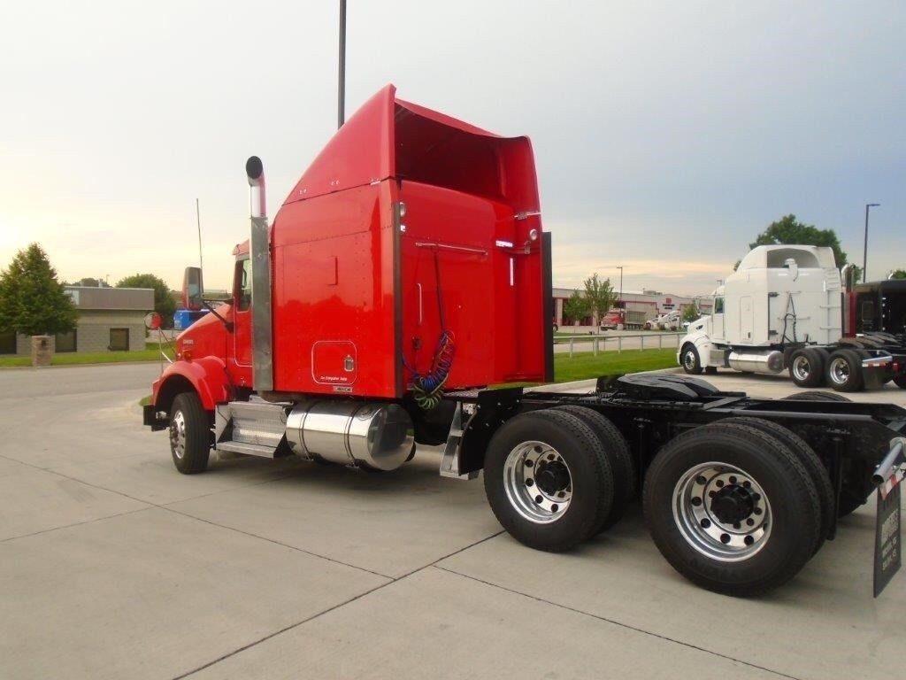 great condition 2009 Kenworth T-800 truck