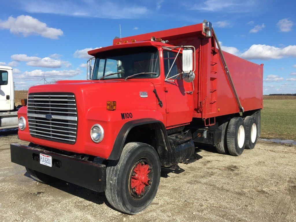 great running 1977 Ford L9000 dump truck