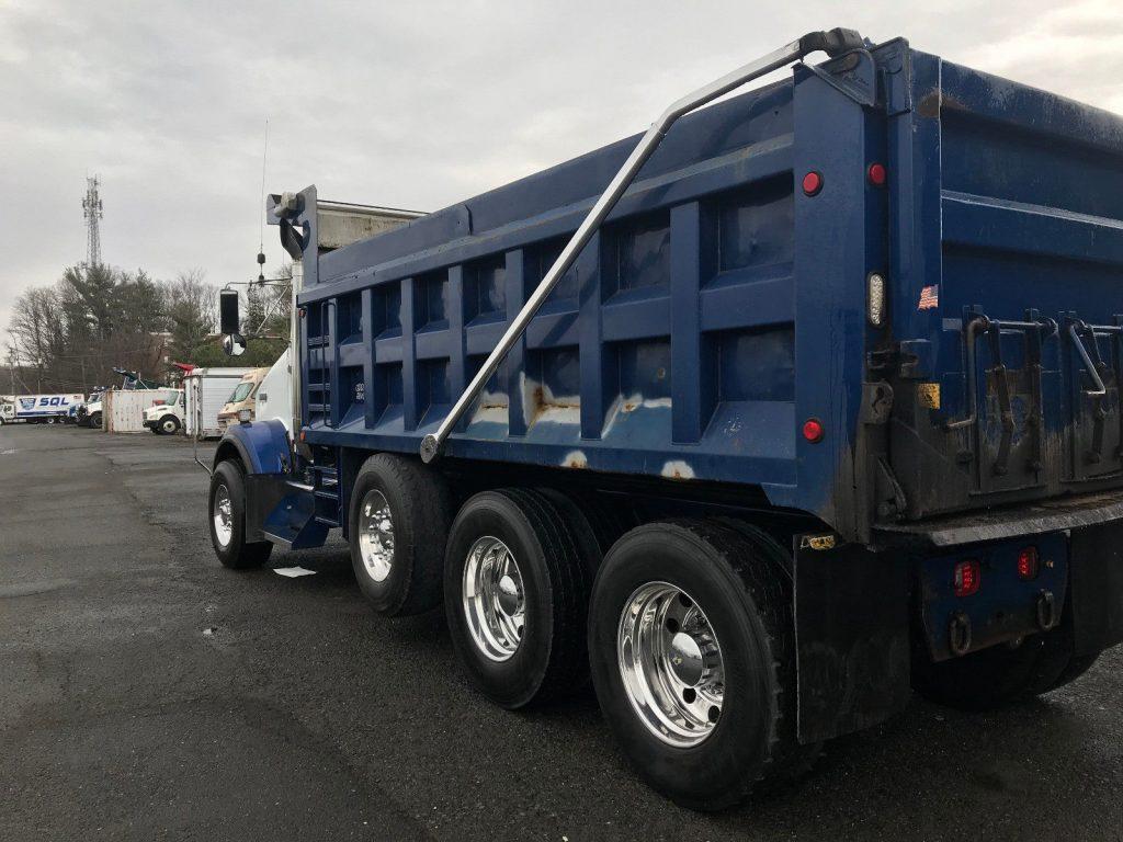 loaded 2005 Kenworth T800 truck