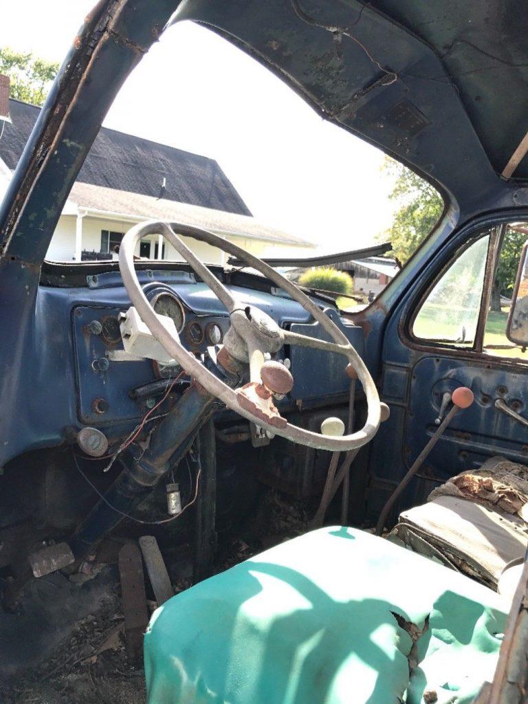 needs restoration 1958 Mack B83SX truck